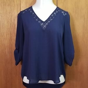 Navy blue flowy 3/4 sleeve blouse
